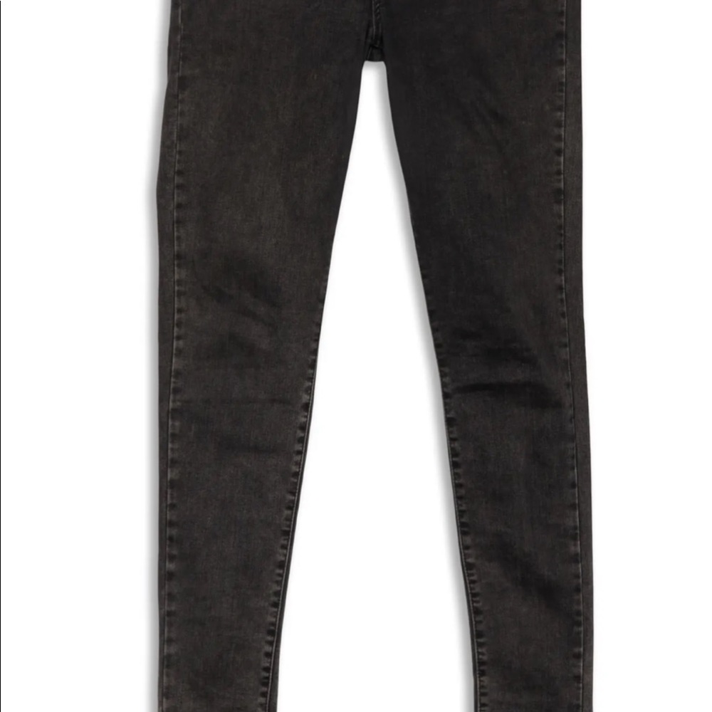 Levis high rise super skinny 26